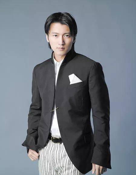 制作人,主持人,青年企业家谢霆锋(nicholas tse,1980年1月29日-),祖籍