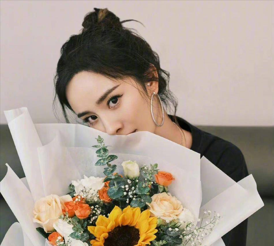 迪丽热巴杨颖李一桐周野孔雪儿白鹿杨超越虞书欣赵露思张敬义鞠婧祎在