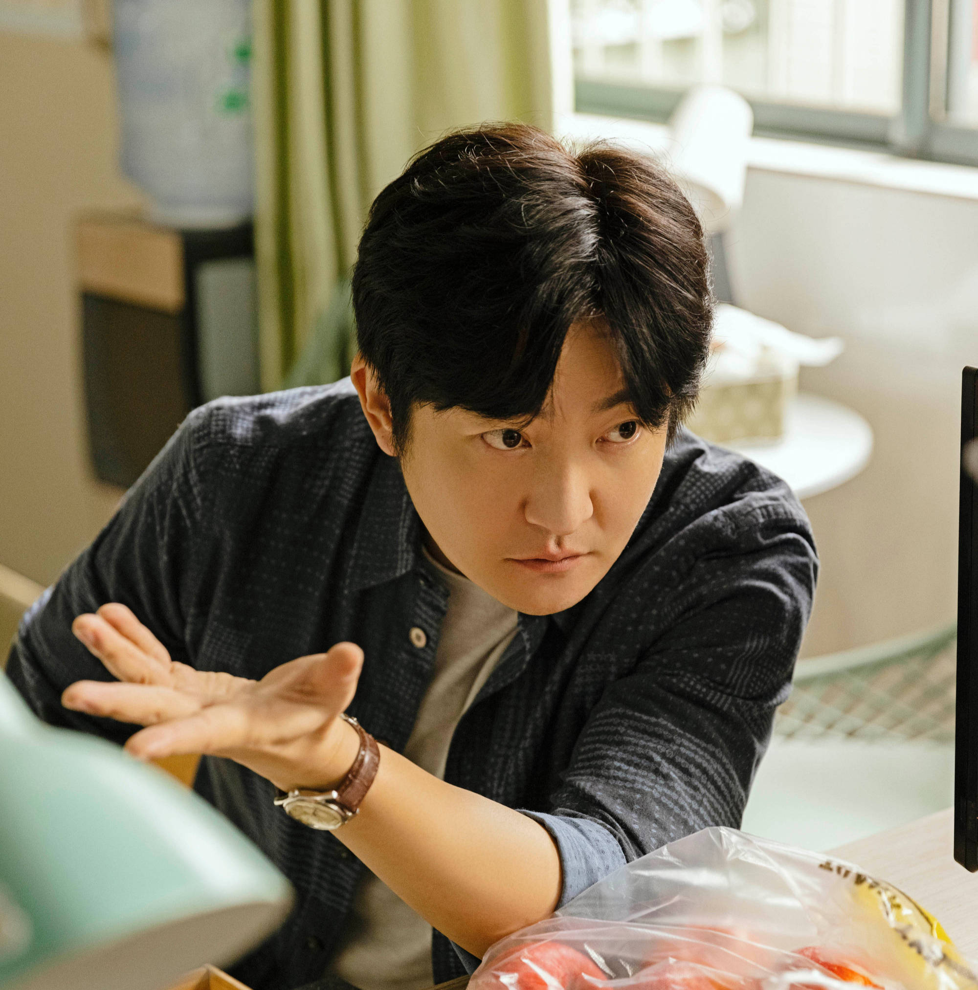 《追光的日子》郝楠发现王放住豪宅,意外受伤拉近二人