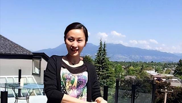 杨子前妻现身直播间,气质不输黄圣依,被侄女喊"三妈"引争议_陶虹_网友