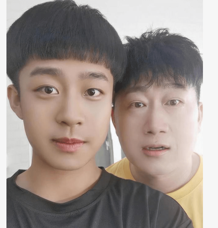 张九龄为新戏剪蘑菇头,少年感满满,与栾云平孟鹤堂同框心情好_周九良