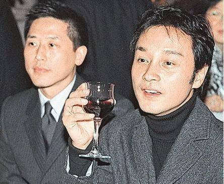 唐鹤德曾是张国荣生前的挚爱,张国荣帅气阴柔,唐鹤德英俊挺拔,虽然