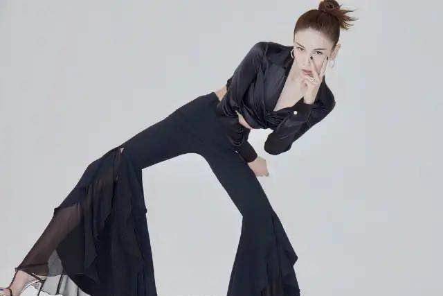 张蓝心健身房展示"42寸螳螂腿",明明运动员出身,却更像个模特_好身材