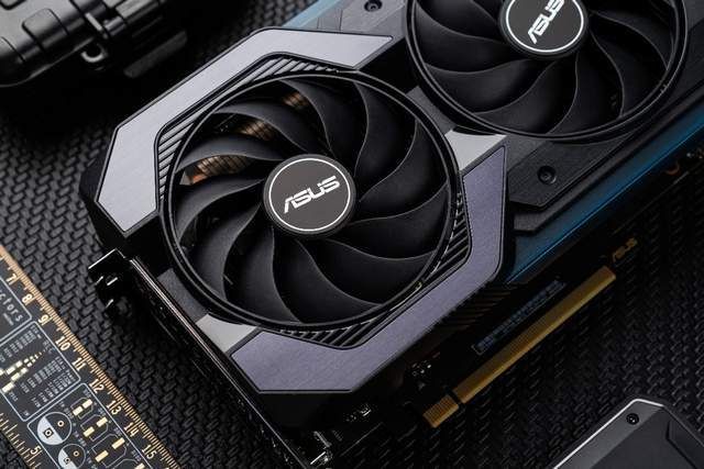 次元新锐畅玩3A 华硕巨齿鲨RTX 4060显卡测评