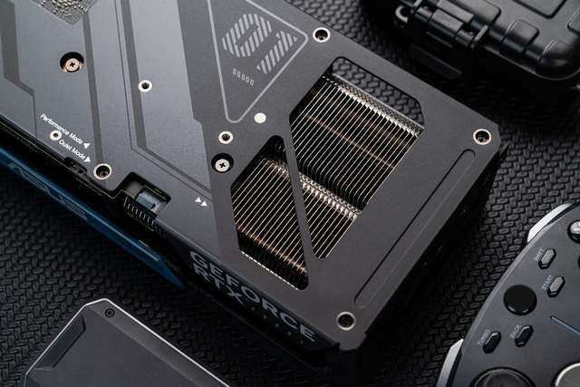 次元新锐畅玩3A 华硕巨齿鲨RTX 4060显卡测评