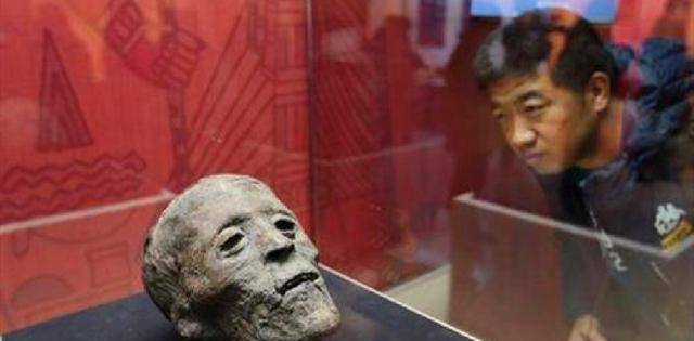 王莽的头颅,历经数朝,被汉朝皇帝们毫不避讳地收藏在皇宫内院之中,这