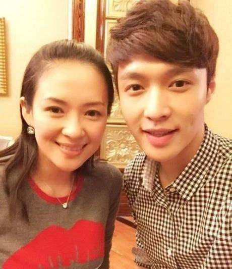 大合照暴露国际章神秘朋友圈_苏芒_张艺兴_张雪迎