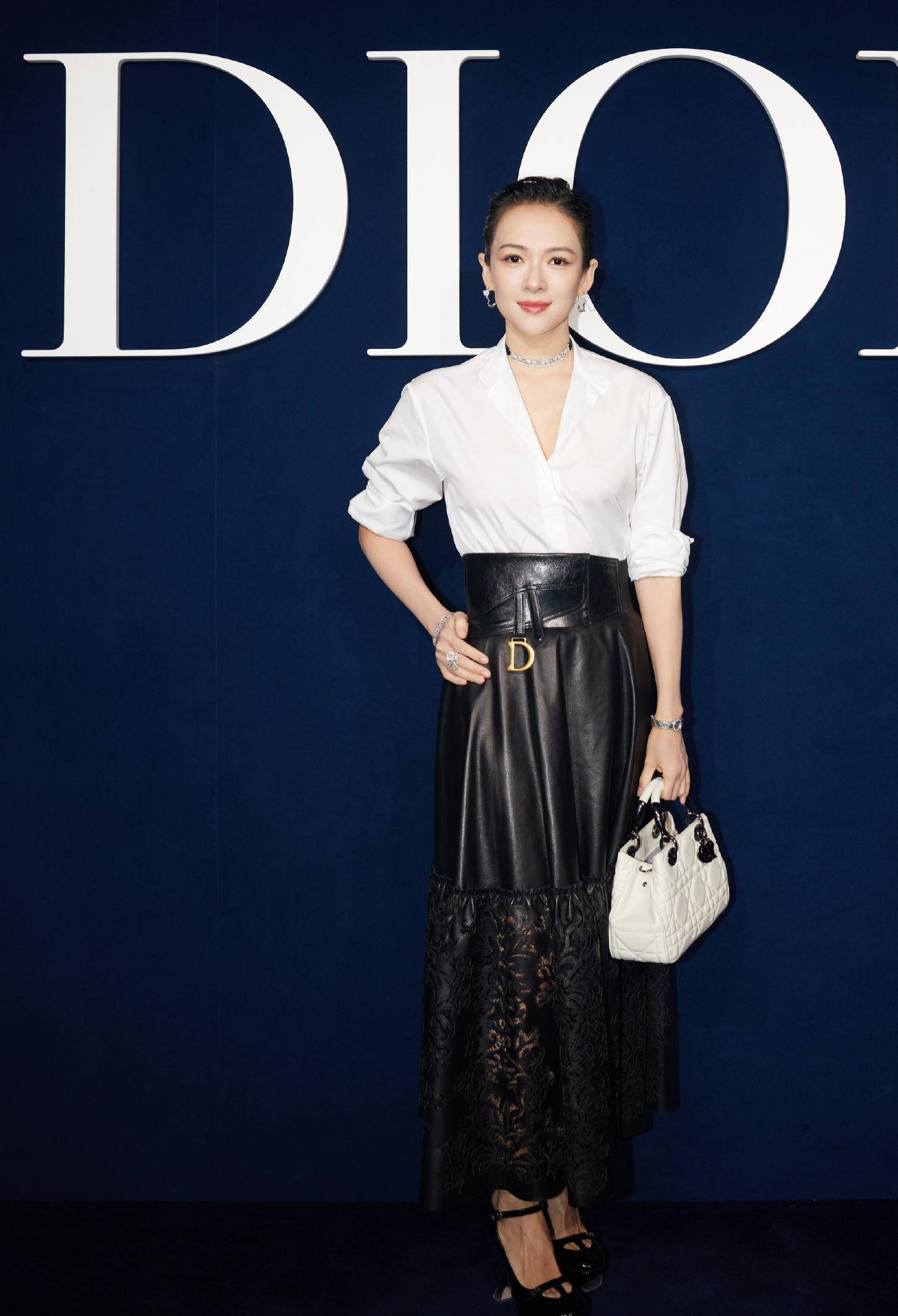 看秀生图,章子怡刘涛脸好紧致,关晓彤定妆粉太白刘雯太瘦引热议_化妆