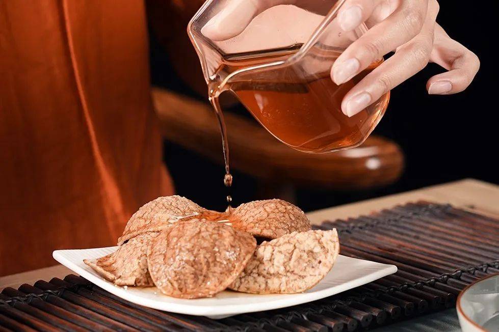 新会陈皮挥发油可降低肠道收缩频率,幅度及反射频率.