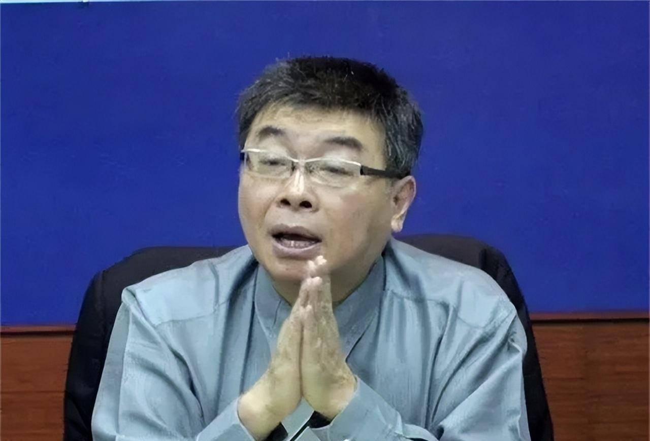 邱毅与前妻的爱与痛,三个小孩,成了邱毅思念前妻的精神依靠_谢京睿