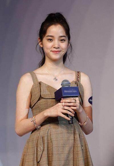 之前在去《我们来了》的时候谢娜吐槽欧阳娜娜吃得多,欧阳娜娜自称