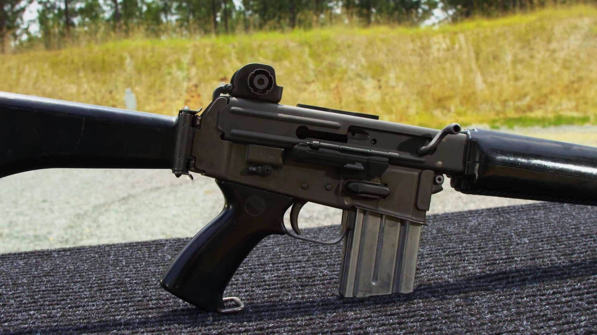 外界评价美国阿玛莱特ar-18突击步枪是一款创新而可靠的装备.