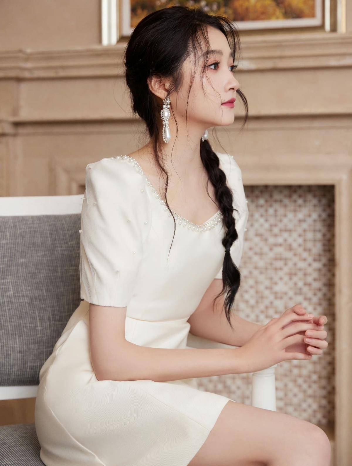 关晓彤的辫子造型真是太适合大家了!