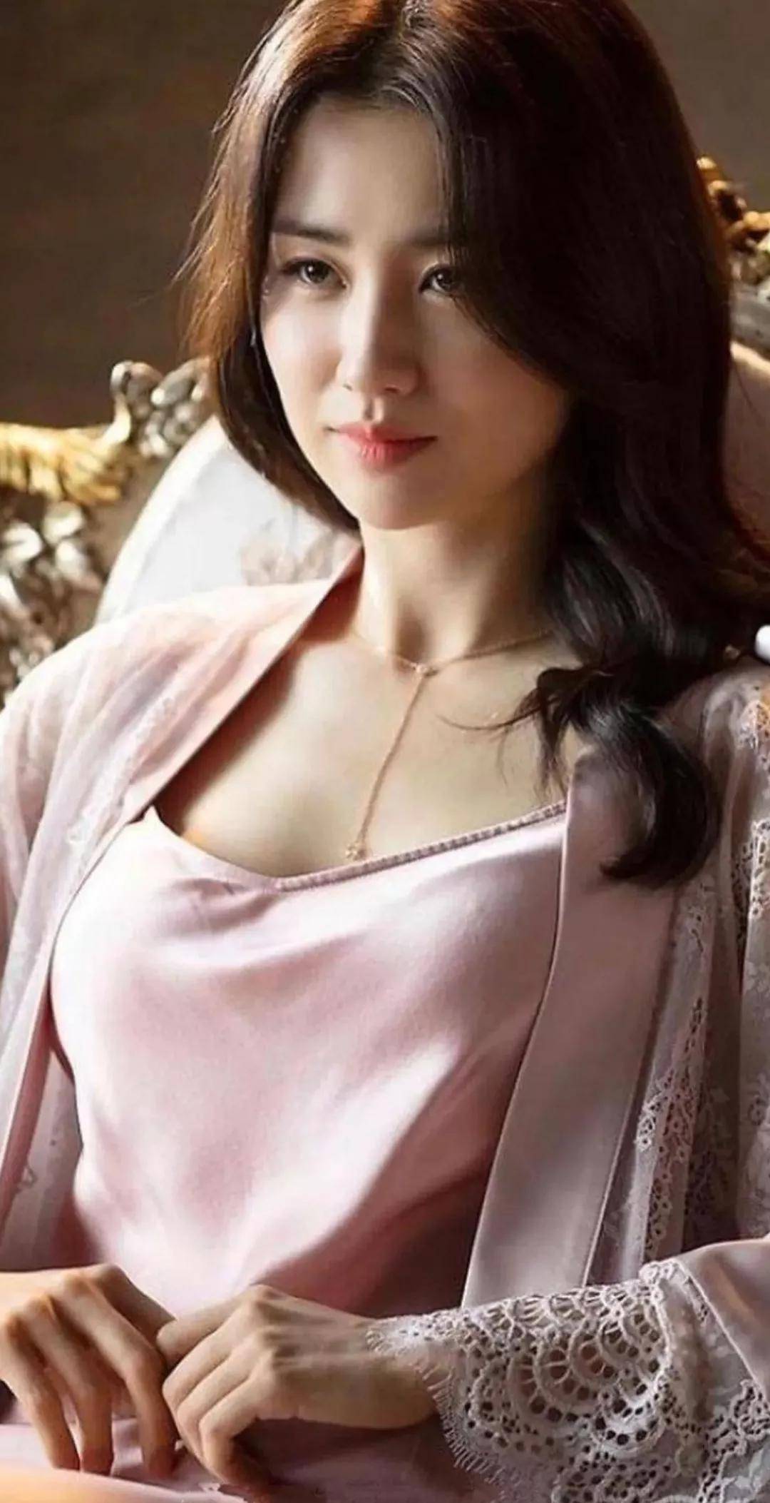 国外娱乐圈神仙颜值,嫁柳秀荣爱情甜蜜_朴河宣_祝福_电视剧