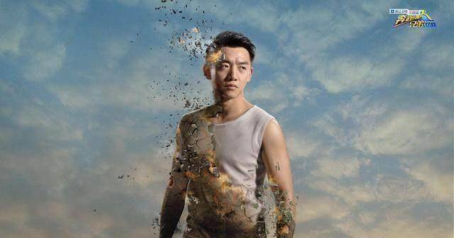 郑恺现身机场秀恩爱,程晓玥这穿着跟猎豹恺越来越有夫妻相了_网友