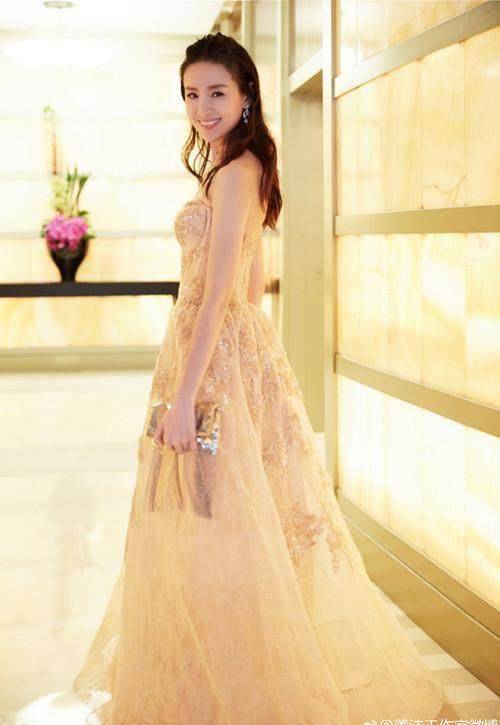 董洁这才叫气质,"校服"配马尾也能美过刘诗诗,赛过高圆圆!