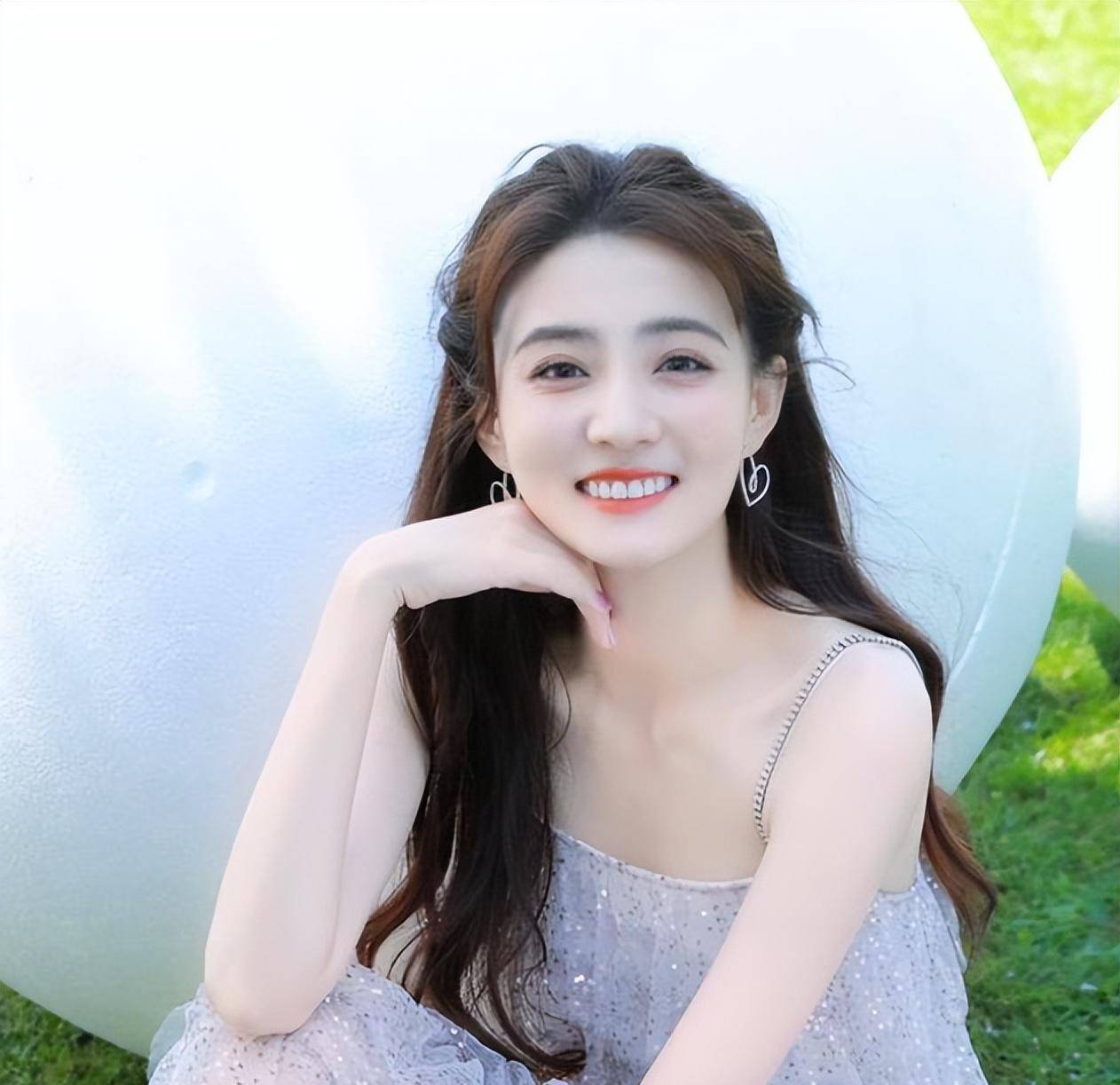 徐璐的不火,一目了然_演技_李沁_人气