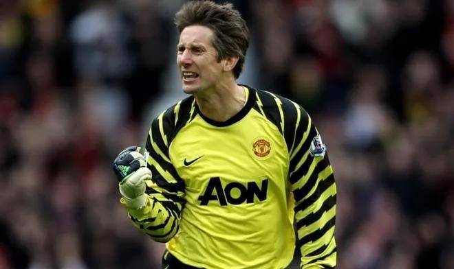 荷兰名宿范德萨因脑溢血入院icu,球迷全球关注,足球界担忧!