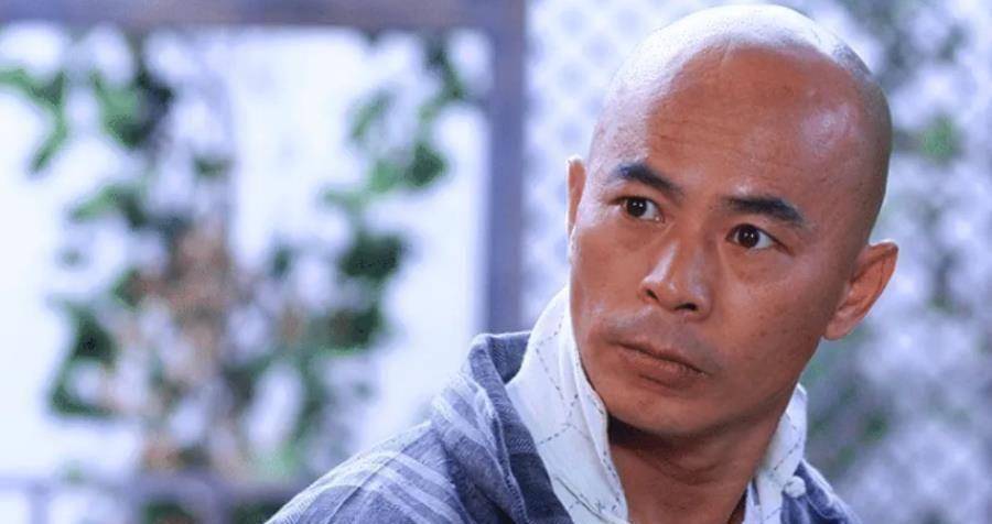 导演天价要鱼翅,演员却误以为是道具,吃一口要80万元_熊欣欣_剧中