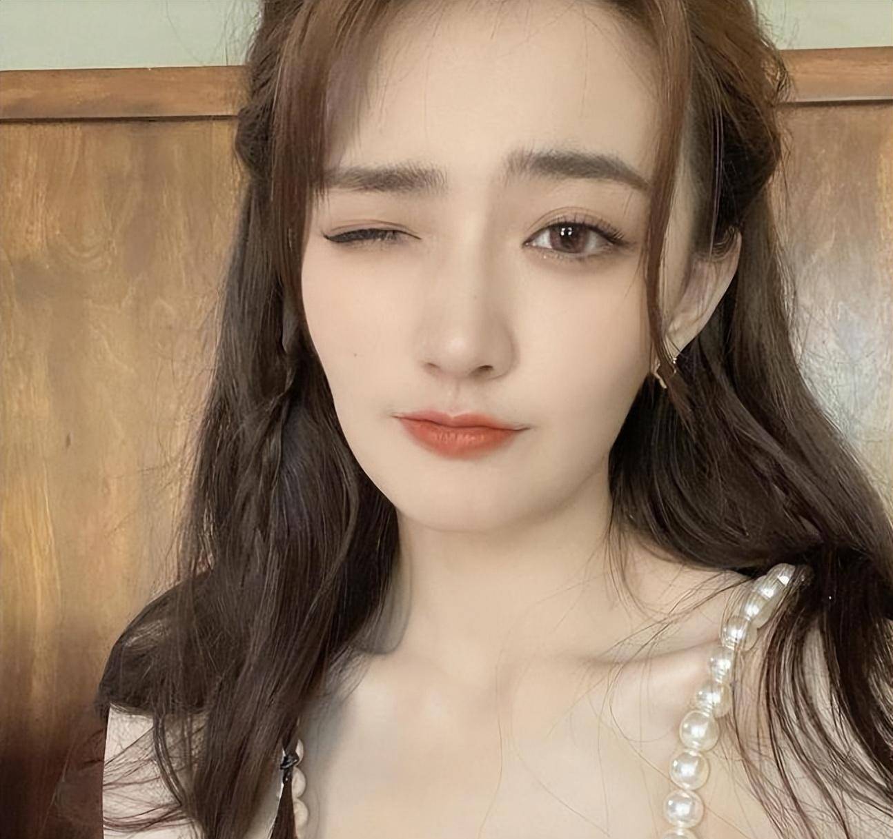 徐璐的不火,一目了然_演技_李沁_人气
