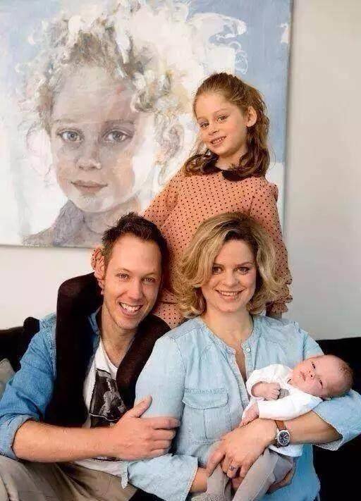 与幸福生活静水流深精彩络绎不绝米尔卡费德勒背后的伟大女人生儿育女