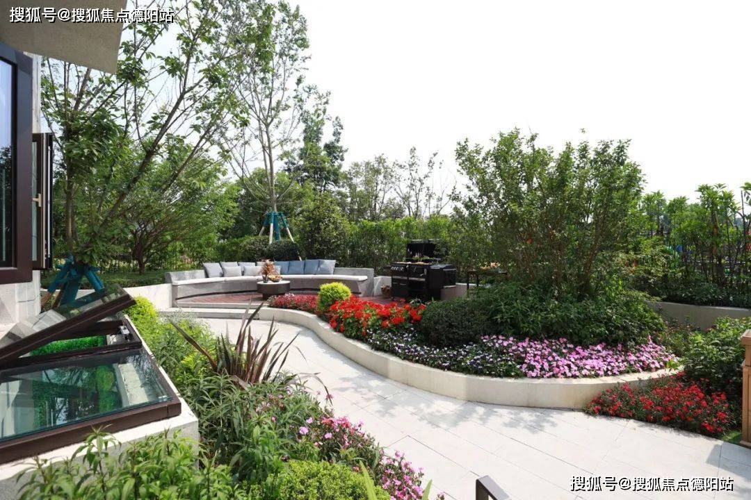 间【建筑效果图】湖光里院位于新都区木兰镇湖心岛生态区内,由保利