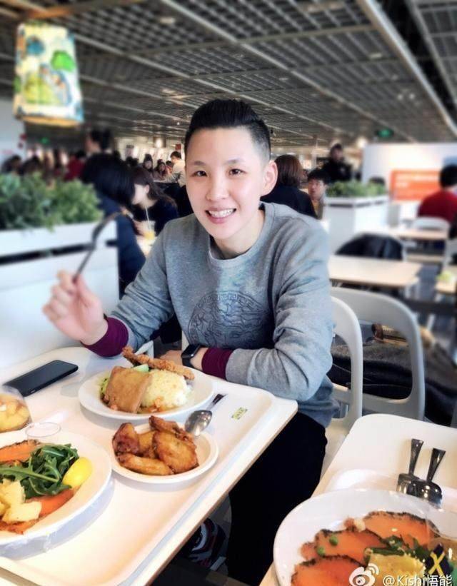 可以打自由人,又可以打接应二传的张磊你还记得吗?_上海女排_排球队_