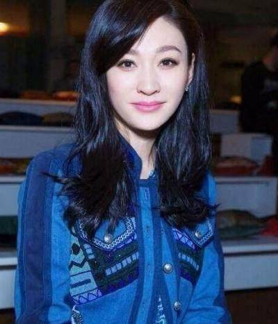 5,现在的网友真是服了,好好回家读书吧~4,表示李小冉跟王丽坤有点傻傻