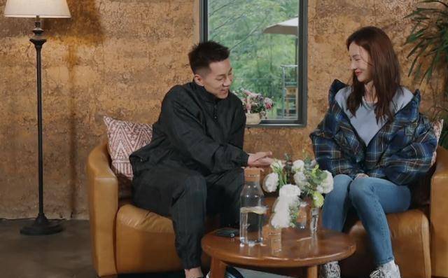 卡斯柏捏金晨手那一刻,有谁注意萧亚轩弟弟的表情,装不下去了?