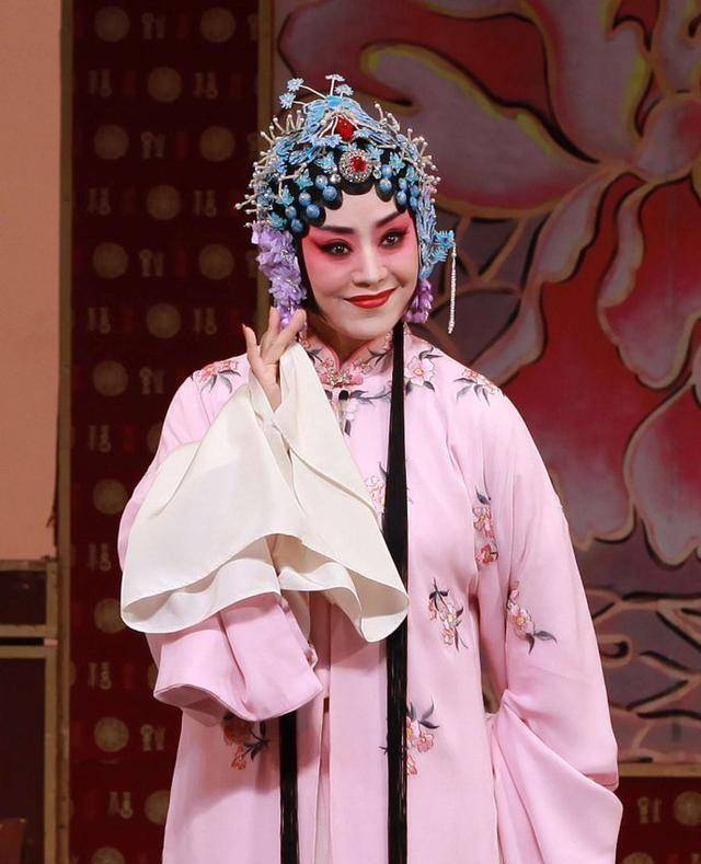 京剧名家李佩红和刘桂娟有着千丝万缕的联系,却始终传面和心不和_程派