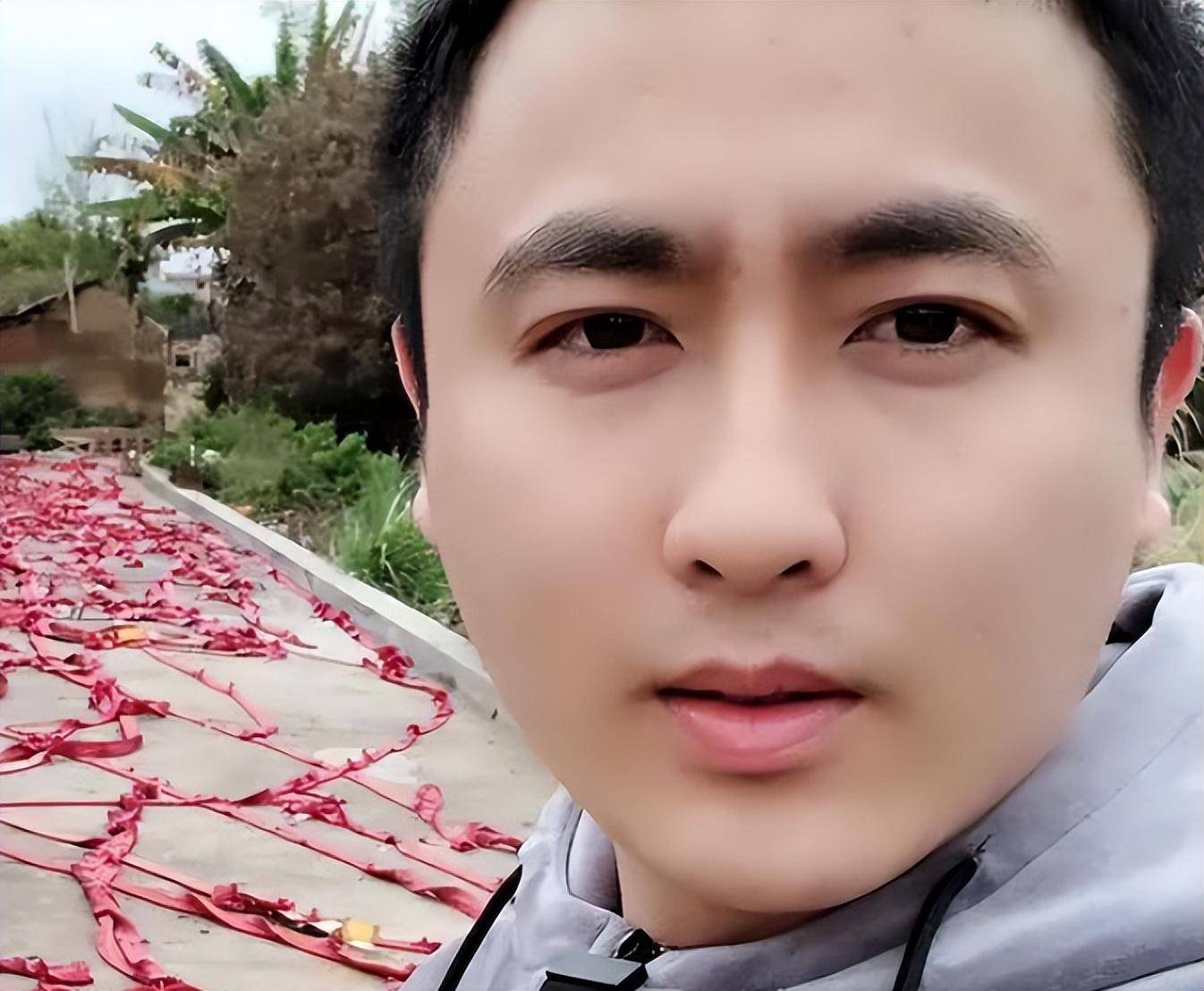 面对这样的尴尬局面,散打哥也曾做出过各种努力,妄图