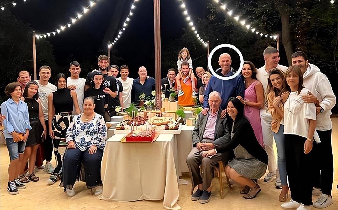 51岁齐达内久违现身!