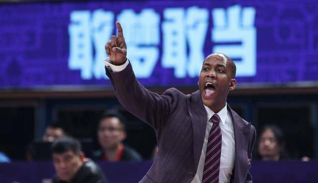 北控男篮的首发阵容是孙悦,张帆,福格,孙桐林以及桑尼,昨天马布里用