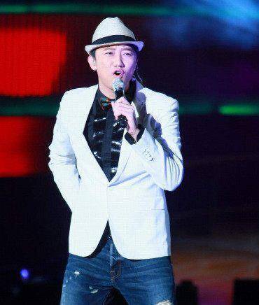 关喆最后就是被金志文淘汰掉的,两个人的命运就开始大不相同了.