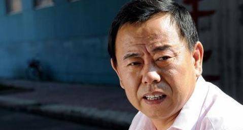 潘长江曾因怪病活不过25岁,被下病危通知却逆风翻盘,怎么做到的_父母