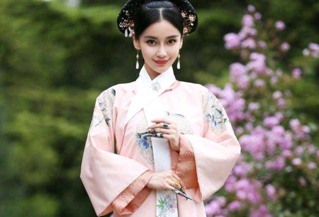 杨颖杨雪长得太像,杨颖瞪眼扣图,杨雪黑化绕不开演技巅峰江玉燕_反派