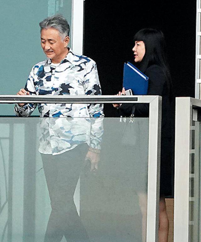 吴岱融向老婆发表爱的宣言享受二人世界庆祝情人节加结婚25周年_地方