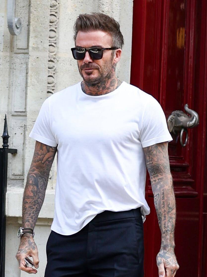 贝克汉姆夫妇现身街头爆炸,妖维多利亚身材让人羡慕,我真的好美!