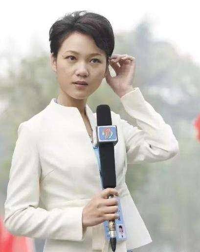 主持人:周群 号称安徽卫视一姐 合肥说的 真是 化的了_中央电视台