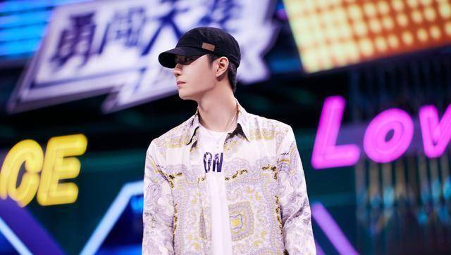 为何王一博能够拿下第一,队长斗舞专业解评,不懂来看!