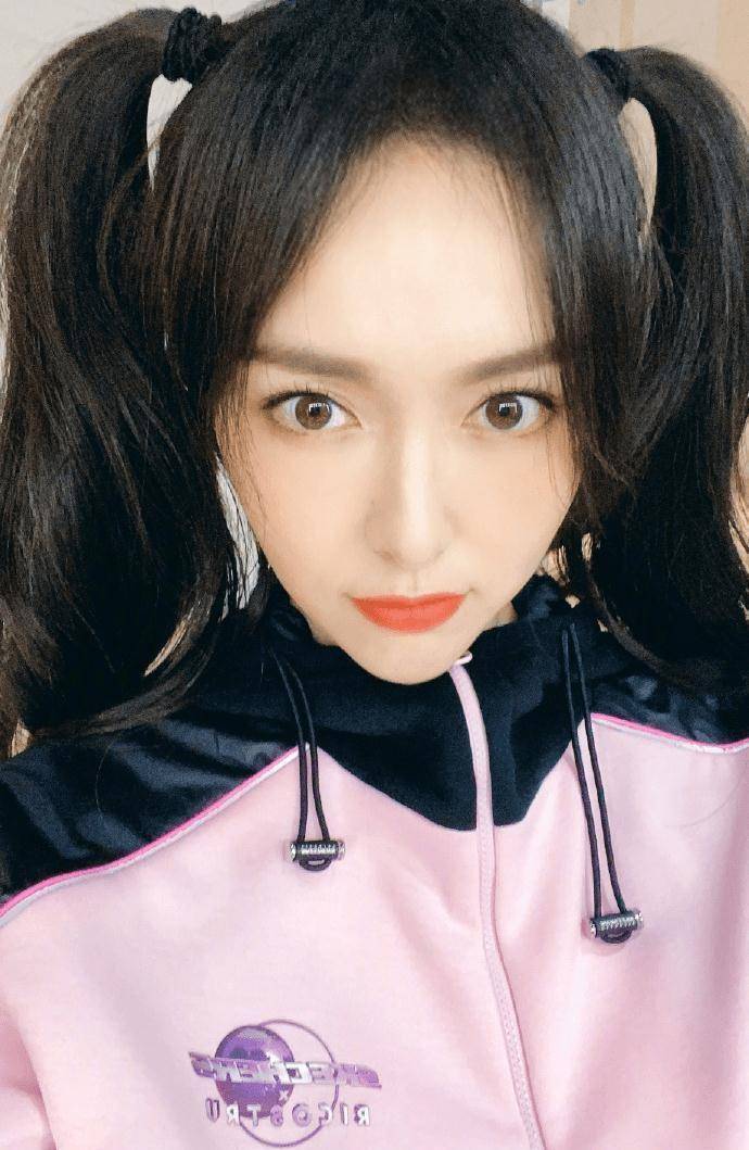 八个月小公主比ok手势,和唐嫣肤色差距大_妈妈_网友_燕云台