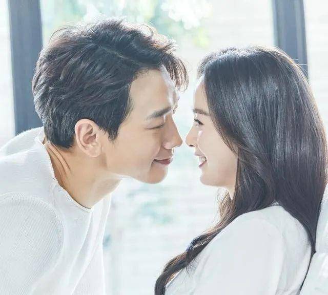 2014李昇基林允儿,目前已经分手,今天,iu和李钟硕相继发长文回应恋爱