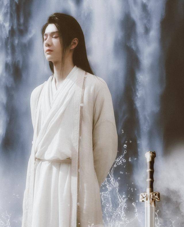 预告片成了灾难片的预警一般,让人纷纷期待中心情变得扑朔迷离,真希望