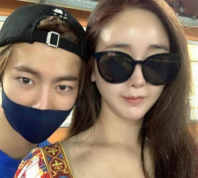 咸素媛老公陈华的超市约会,展现了令人眩晕窒息的身材!