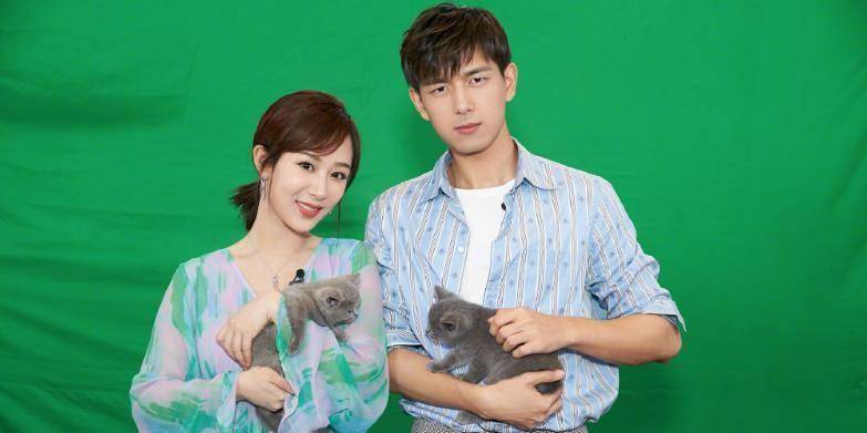 杨紫发文向"佟年"告别,晒出李现同框合照,满是不舍!_电视剧_角色_作品