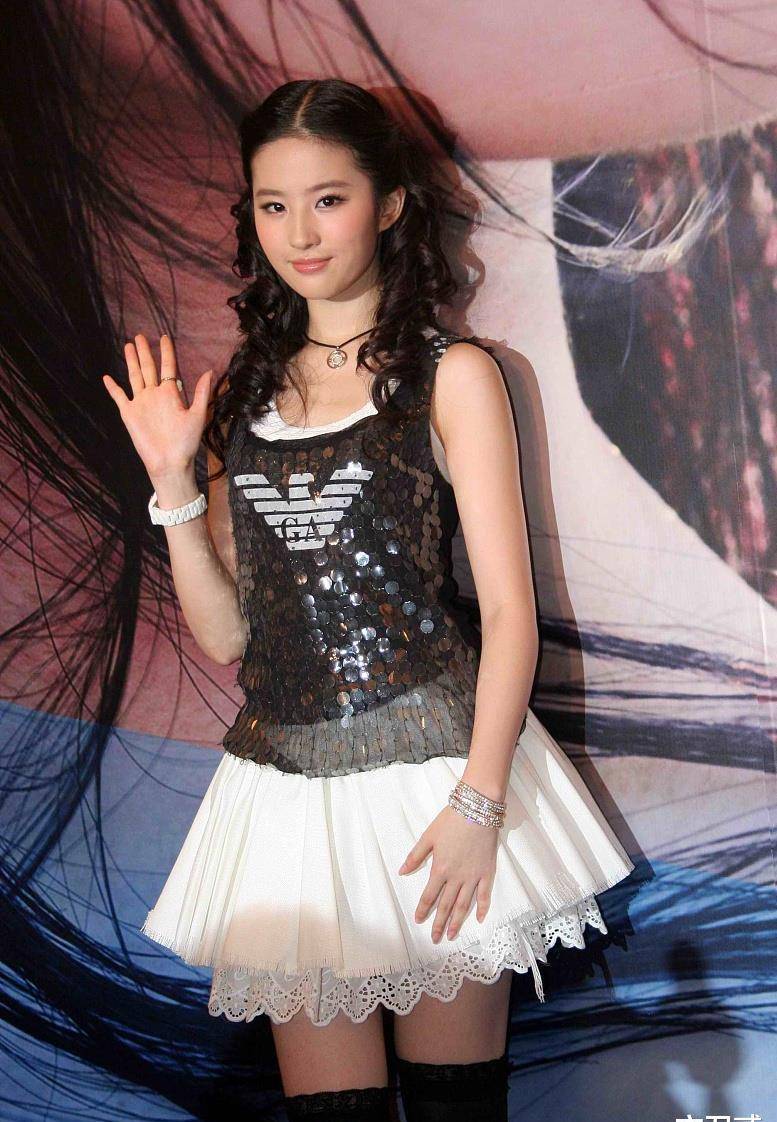 八卦刘亦菲明星是谁_八卦明星刘亦菲_八卦刘亦菲明星图片