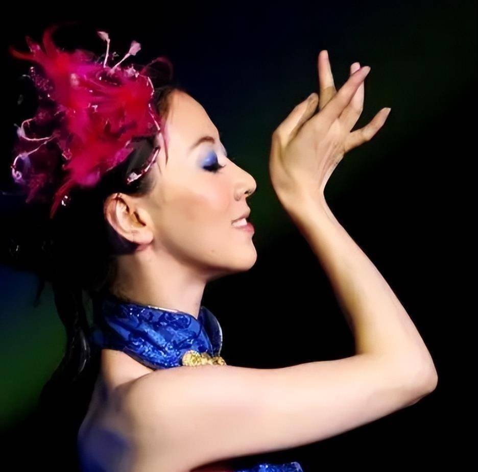 因一次选择,汤加丽失去亲情和爱情,官司缠身,46岁仍孤身一人