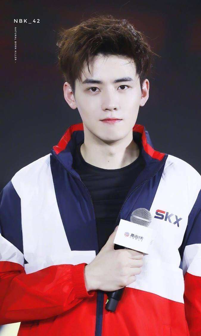 翟潇闻张颜齐模仿任豪,用脸杀人,这都是什么神仙颜值!_哥哥_动作_少女