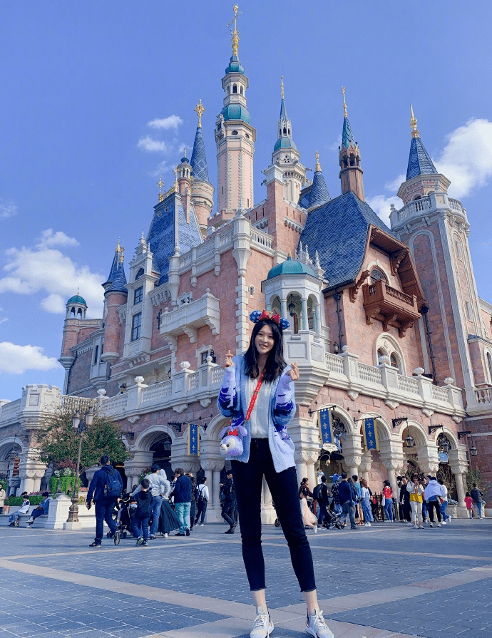 惠若琪一家都好优秀,她奥运冠军妹妹超级学霸,而且爸爸高大帅气_显得