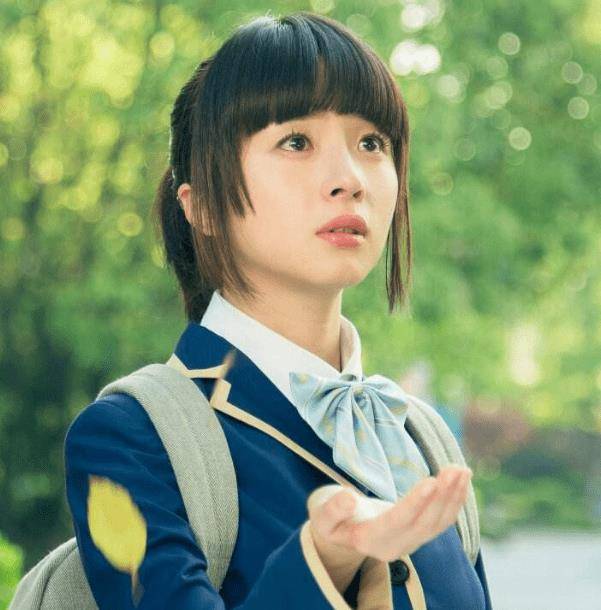 有一种"整容"叫《旋风少女》戚百草,当她掀起刘海,女神范十足